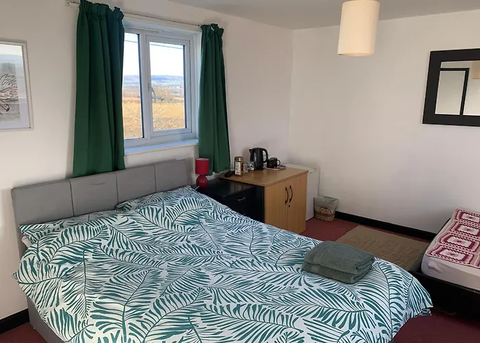 1 Bedroom Annex, Private Bathroom, Peaceful Area